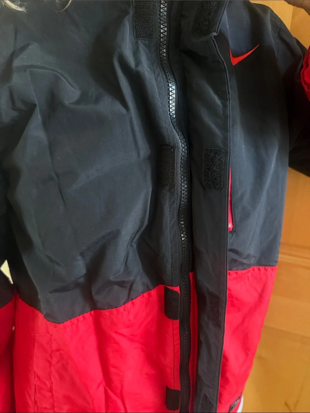 Nike Vintage Kids Black 12-13 yrs (Women’s S!) and Red/Black Sports Rain Jacket